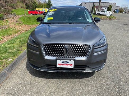 Used 2022 Lincoln Corsair AWD w/ Premium Package image 2