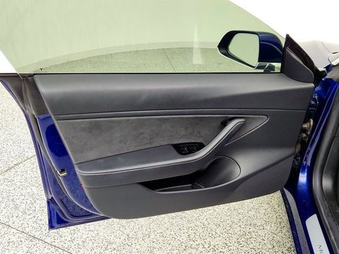 Used 2018 Tesla Model 3 Long Range image 11