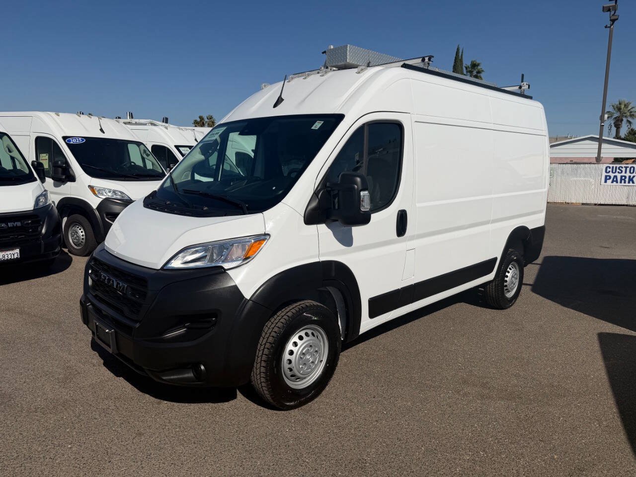 Used 2025 RAM ProMaster 2500 FWD image 4