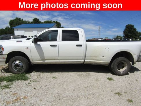 Used 2024 RAM 3500 Tradesman w/ Chrome Appearance Group AWD/4WD image 2