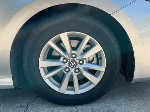 Used 2025 Toyota Camry LE FWD image 5