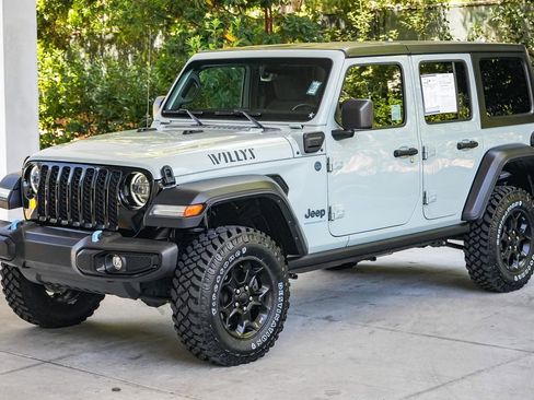 Used 2023 Jeep Wrangler Unlimited w/ Cold Weather Group AWD/4WD image 3