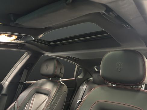 Used 2015 Maserati Quattroporte GTS RWD image 12