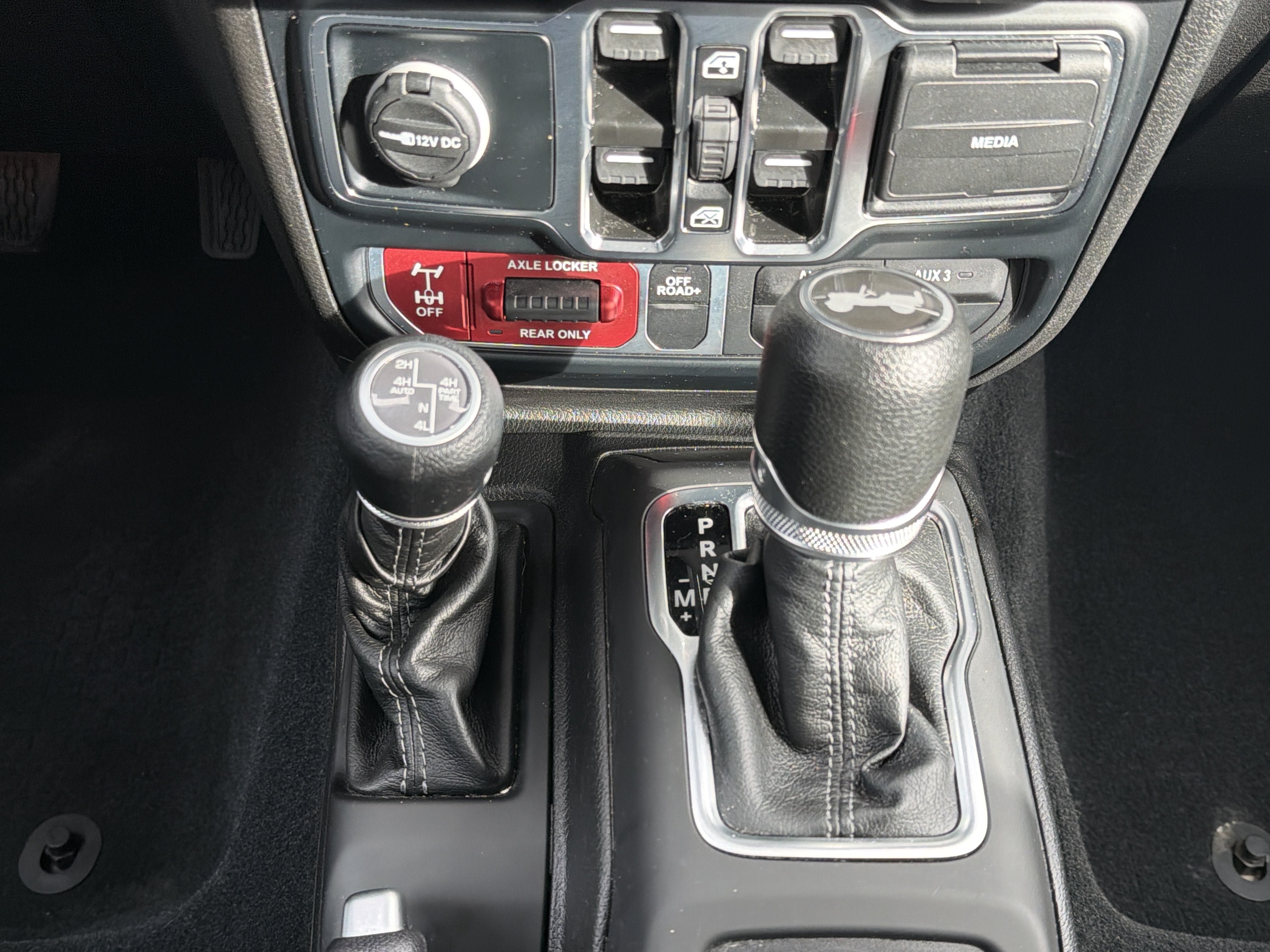 Used 2024 Jeep Wrangler Unlimited AWD/4WD image 23