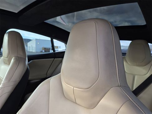 Used 2015 Tesla Model S P90D image 16