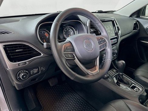 Used 2019 Jeep Cherokee Limited AWD/4WD image 9
