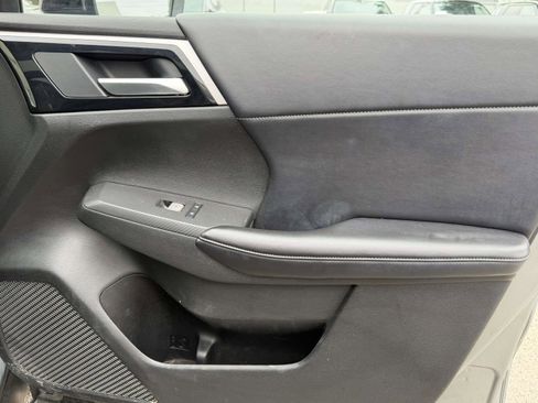 Used 2024 Mitsubishi Outlander FWD image 18
