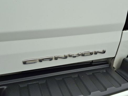 Certified 2021 GMC Canyon Denali image 31