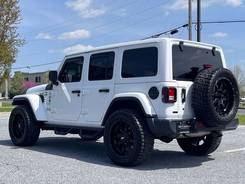 Used 2018 Jeep Wrangler Unlimited Sahara w/ Uconnect 4C Nav & Sound Group image 6