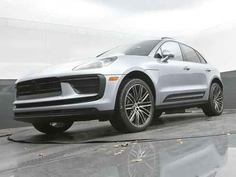 New 2026 Porsche Macan image 38