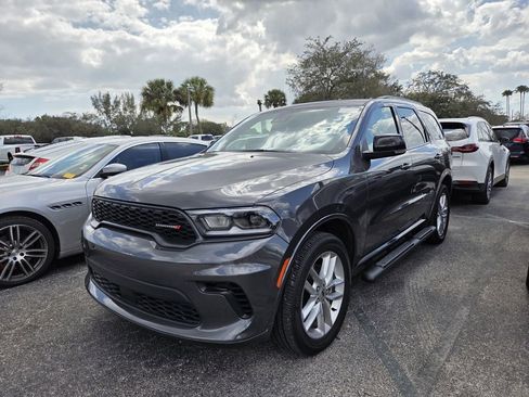 Used 2024 Dodge Durango GT image 3