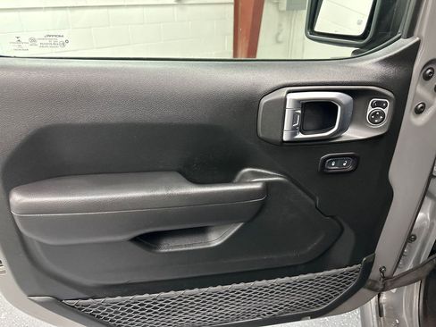 Used 2020 Jeep Wrangler Unlimited Sport image 12