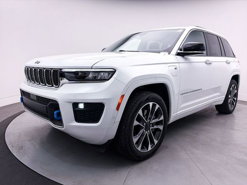 Used 2022 Jeep Grand Cherokee Overland AWD/4WD image 15