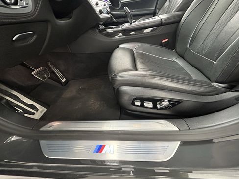Used 2021 BMW 750i xDrive w/ Executive Package image 31