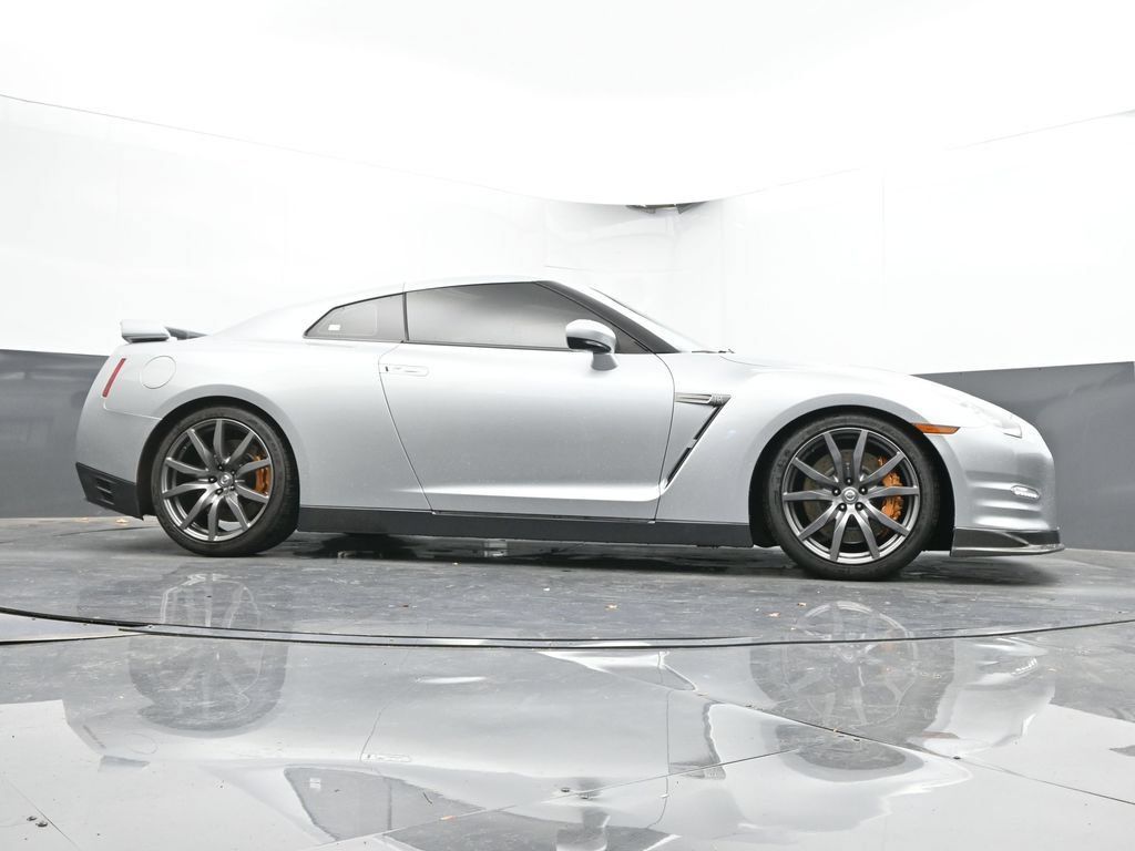 Used 2012 Nissan GT-R Premium AWD/4WD image 45