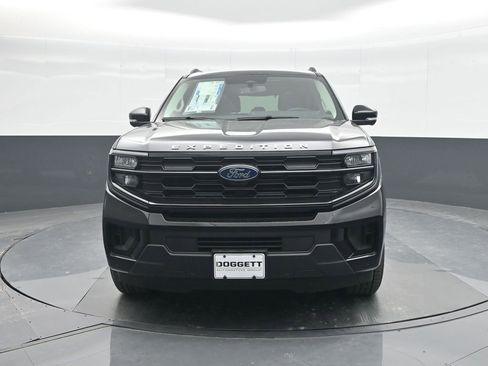 New 2025 Ford Expedition Active RWD image 5
