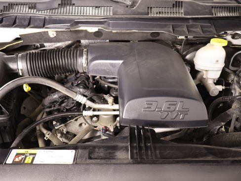 Used 2023 RAM 1500 Classic SLT w/ Electronics Group AWD/4WD image 18