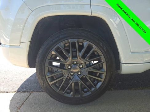 Used 2022 Jeep Compass High Altitude AWD/4WD image 32