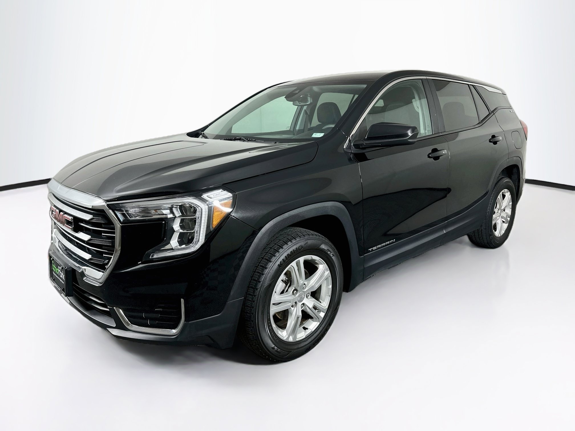 Used 2024 GMC Terrain SLE AWD/4WD image 3