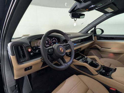 New 2026 Porsche Cayenne AWD/4WD image 4