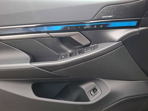 Used 2025 BMW i5 xDrive40 w/ Premium Package image 12