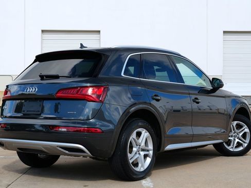 Used 2019 Audi Q5 2.0T Premium w/ Convenience Package AWD/4WD image 3