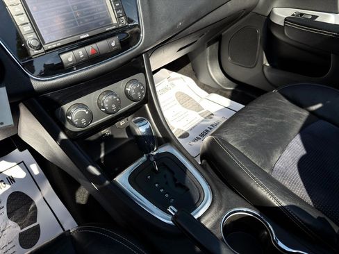 Used 2012 Chrysler 200 S FWD image 16