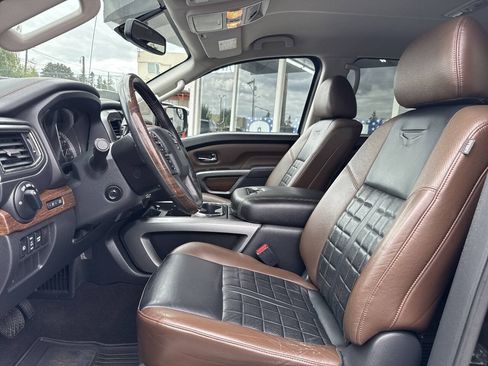 Used 2018 Nissan Titan Platinum Reserve w/ Platinum Utility Package AWD/4WD image 31