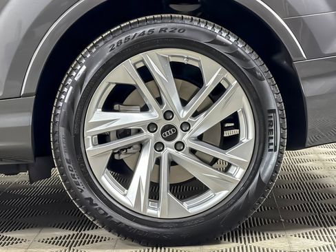 Used 2023 Audi Q7 2.0T Premium w/ Convenience Package AWD/4WD image 27