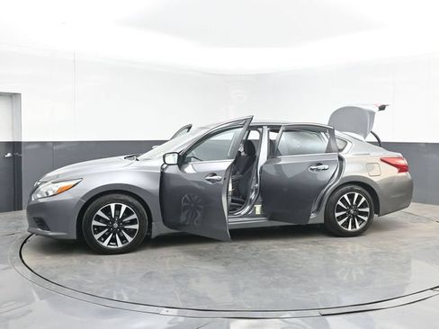 Used 2018 Nissan Altima 2.5 SV FWD image 50
