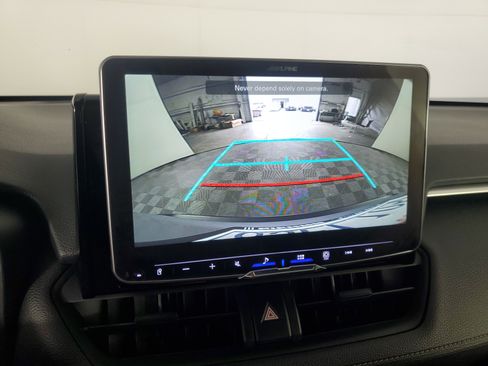 Used 2019 Toyota RAV4 XLE w/ Carpet Mat Package FWD image 22