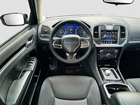Used 2023 Chrysler 300 Touring RWD image 21