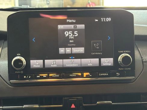 Used 2023 Mitsubishi Outlander ES FWD image 19