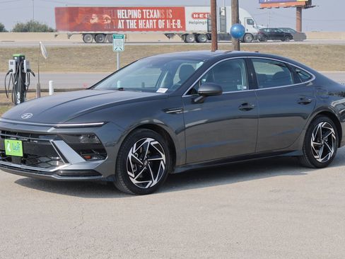 Used 2024 Hyundai Sonata SEL w/ Convenience Package image 15