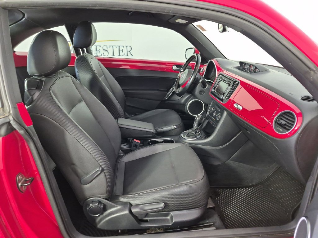 Used 2014 Volkswagen Beetle TDI FWD image 29