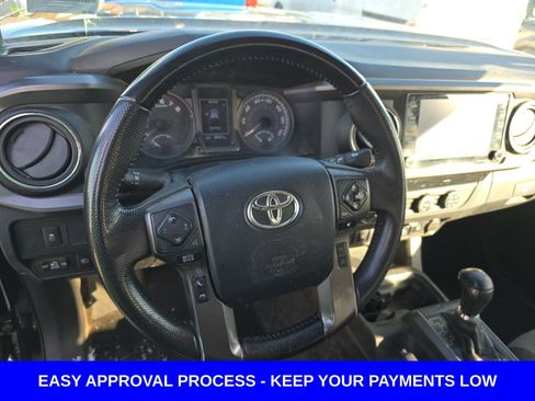 Used 2020 Toyota Tacoma TRD Off-Road w/ Technology Package image 10
