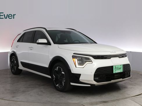 Used 2024 Kia Niro Wave FWD image 13