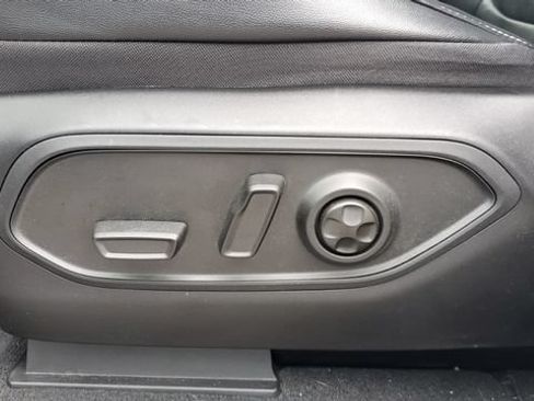 Certified 2023 Jeep Grand Cherokee Limited w/ Black Appearance Package AWD/4WD image 23