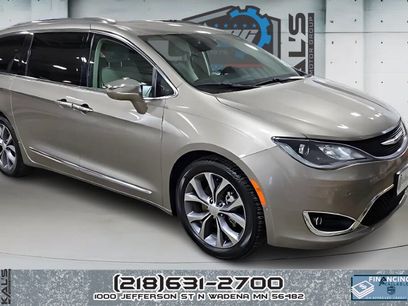 Used 2018 Chrysler Pacifica Limited w/ Advanced Safetytec Group