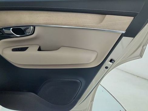 New 2026 Volvo XC90 T8 Plus w/ Protection Package Premier AWD/4WD image 35