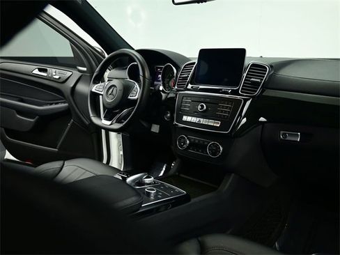 Used 2019 Mercedes-Benz GLE 43 AMG 4MATIC image 36