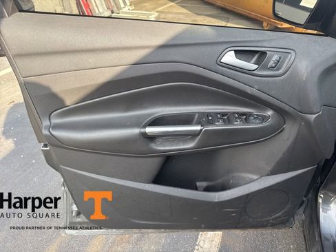 Used 2018 Ford Escape SE w/ SE Sync 3 Package image 19