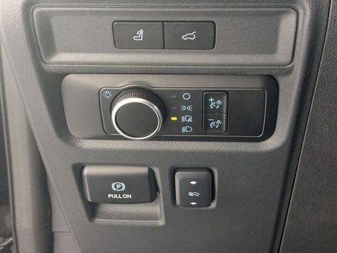 Used 2024 Ford Expedition Max XLT image 15