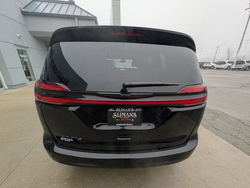 New 2026 Chrysler Pacifica Select w/ S Appearance Package image 11