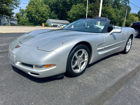 Used 2001 Chevrolet Corvette Convertible w/ Preferred Equipment Group2 RWD image 1