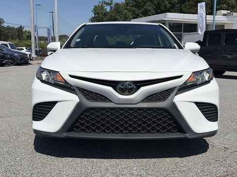Used 2018 Toyota Camry SE w/ Moonroof Package FWD image 30