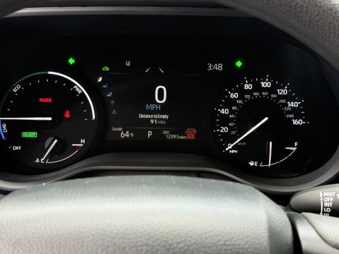 Used 2025 Toyota Sienna LE FWD image 24