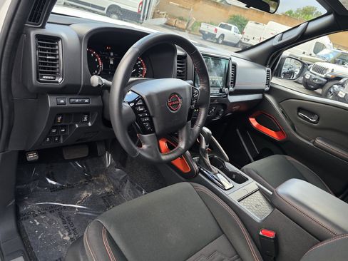 Used 2023 Nissan Frontier PRO-4X w/ Pro Convenience Package image 10