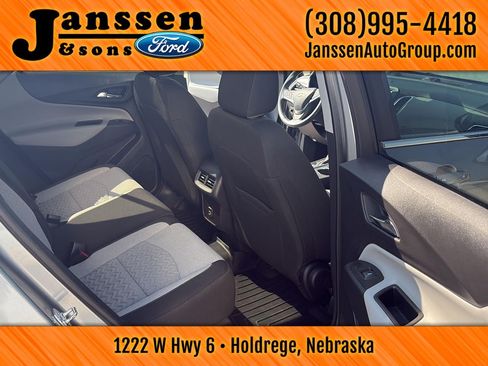 Used 2024 Chevrolet Equinox LT FWD image 14