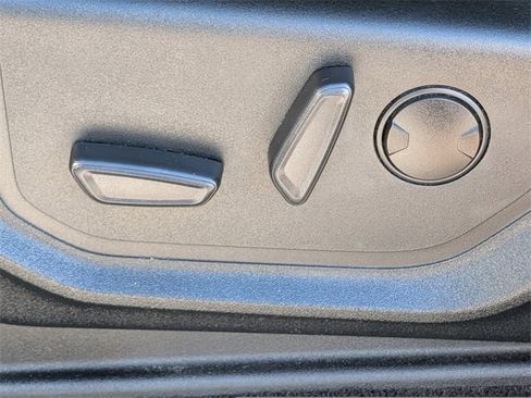 Used 2020 Ford F150 Lariat image 23